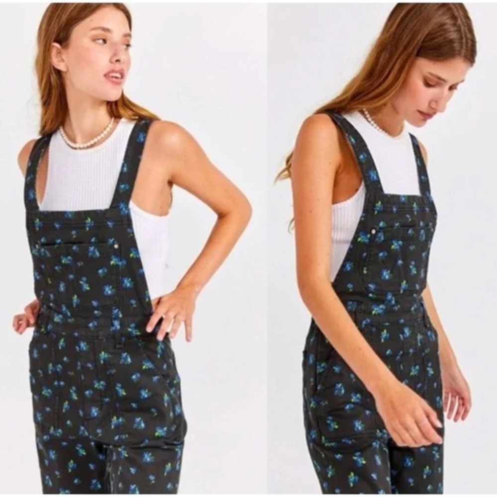 NWT - WeWoreWhat Slouchy black Watercolor Ditsy Slit jumper Overalls‎ size